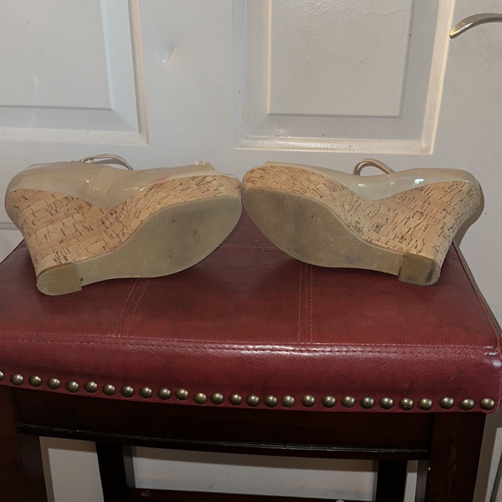Guess - Picture 8 of 8